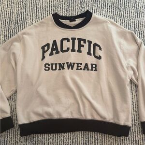 Women PacSun Cream and Black Crewneck